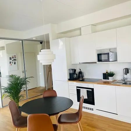 Valoisa Ja Viihtyisae Asunto アパート